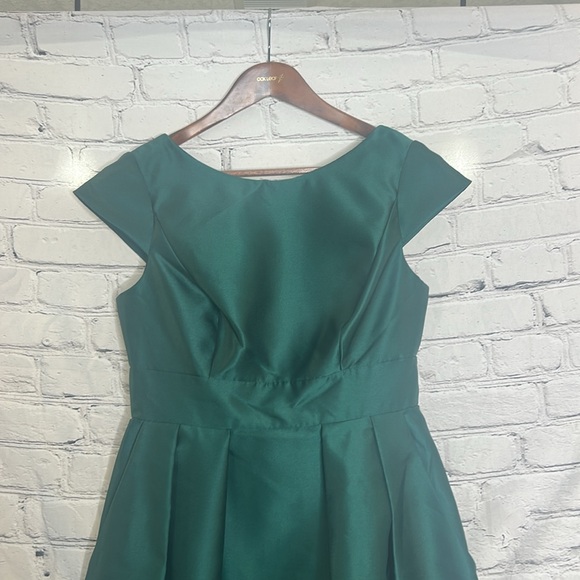Alfred Sung Green Short Sleeve Evening Long Gown Size 10 Excellent Condition - Picture 3 of 10